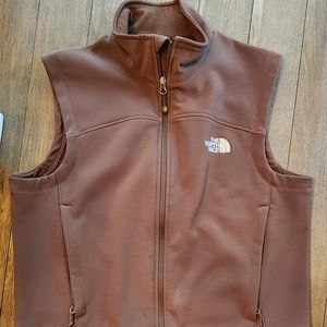 The North Face Apex Vest. Men's Medium. Great condition. Dark brown color